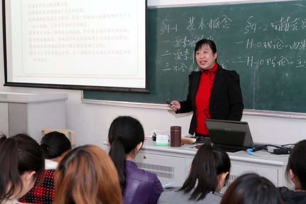 我校名师公开课开讲 李文虎校长参加活动